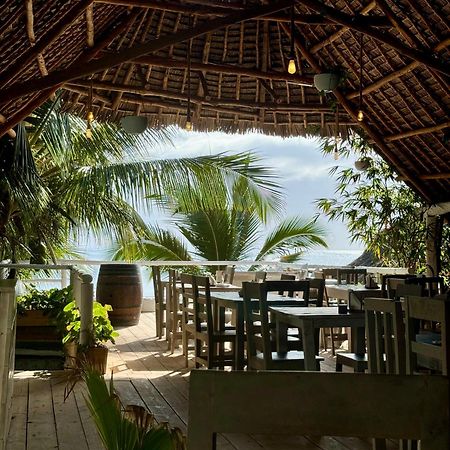 La Base Hotel كيوينجوا المظهر الخارجي الصورة