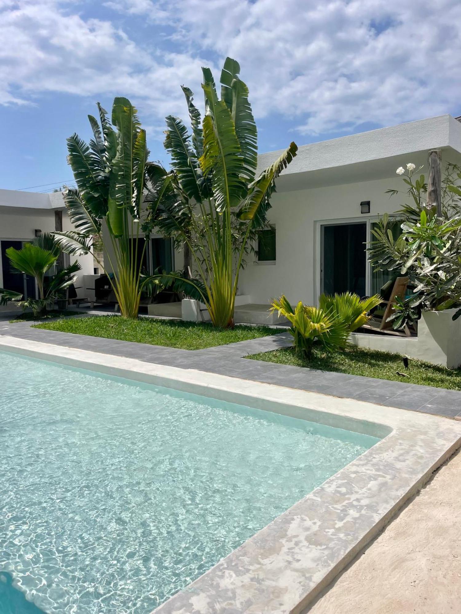 La Base Hotel كيوينجوا المظهر الخارجي الصورة