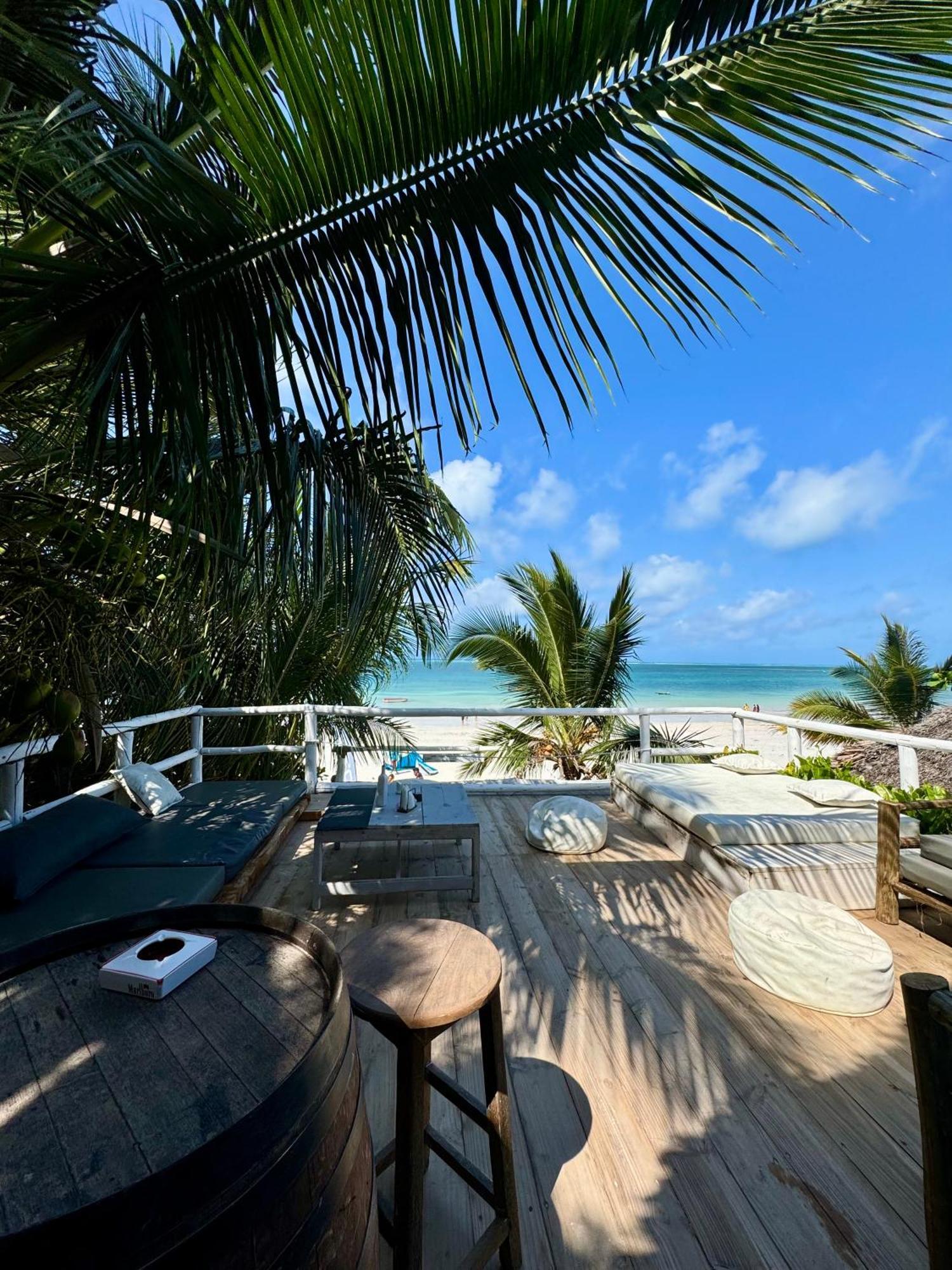 La Base Hotel كيوينجوا المظهر الخارجي الصورة