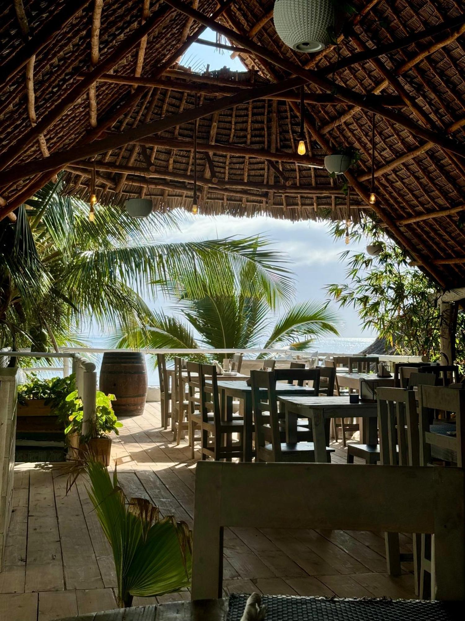 La Base Hotel كيوينجوا المظهر الخارجي الصورة