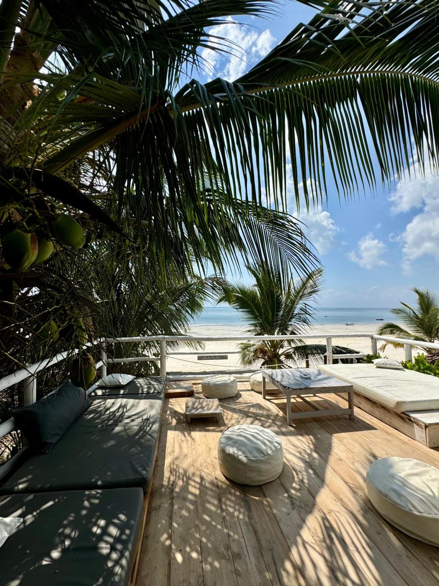 La Base Hotel كيوينجوا المظهر الخارجي الصورة