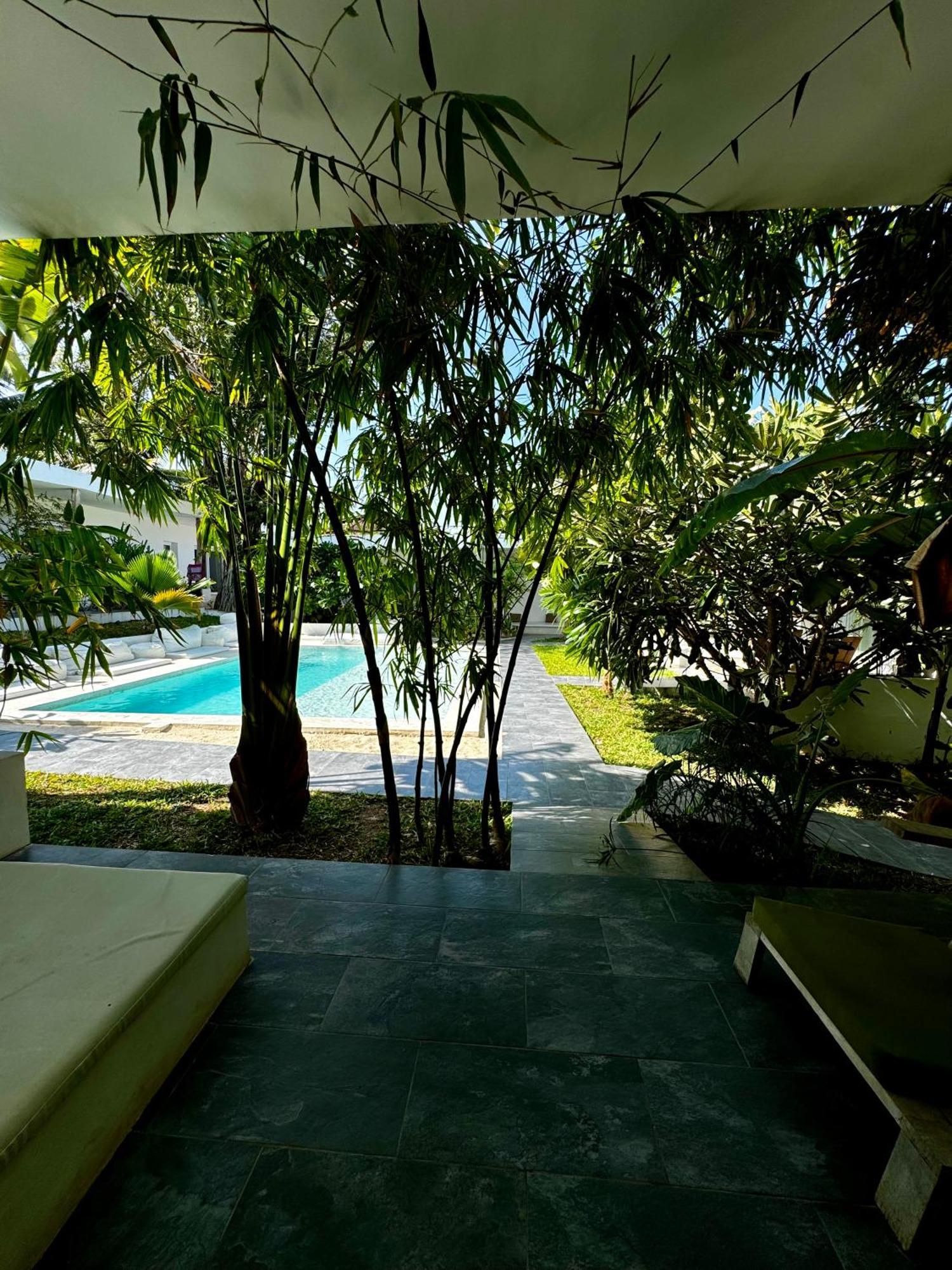 La Base Hotel كيوينجوا المظهر الخارجي الصورة