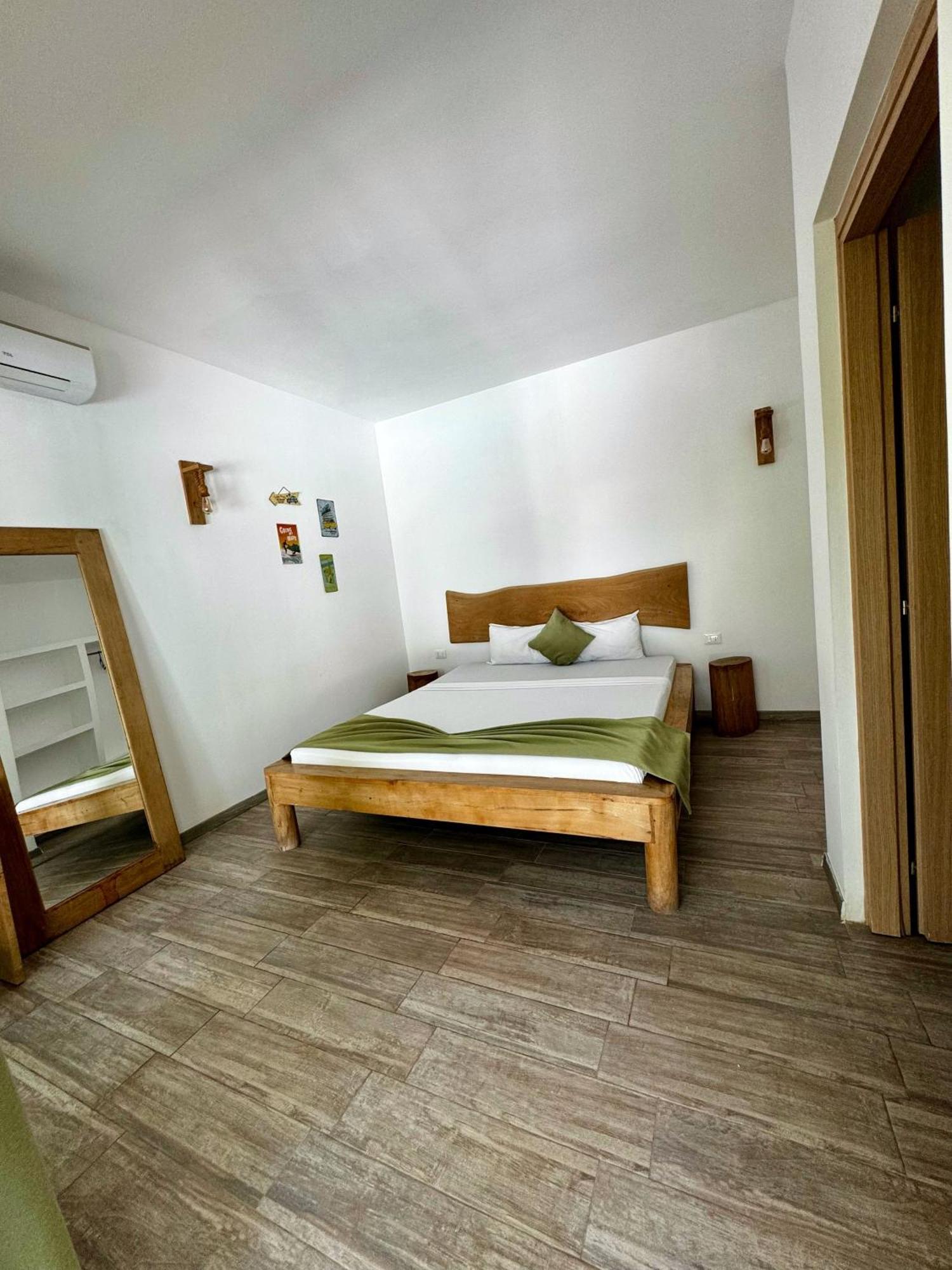 La Base Hotel كيوينجوا المظهر الخارجي الصورة