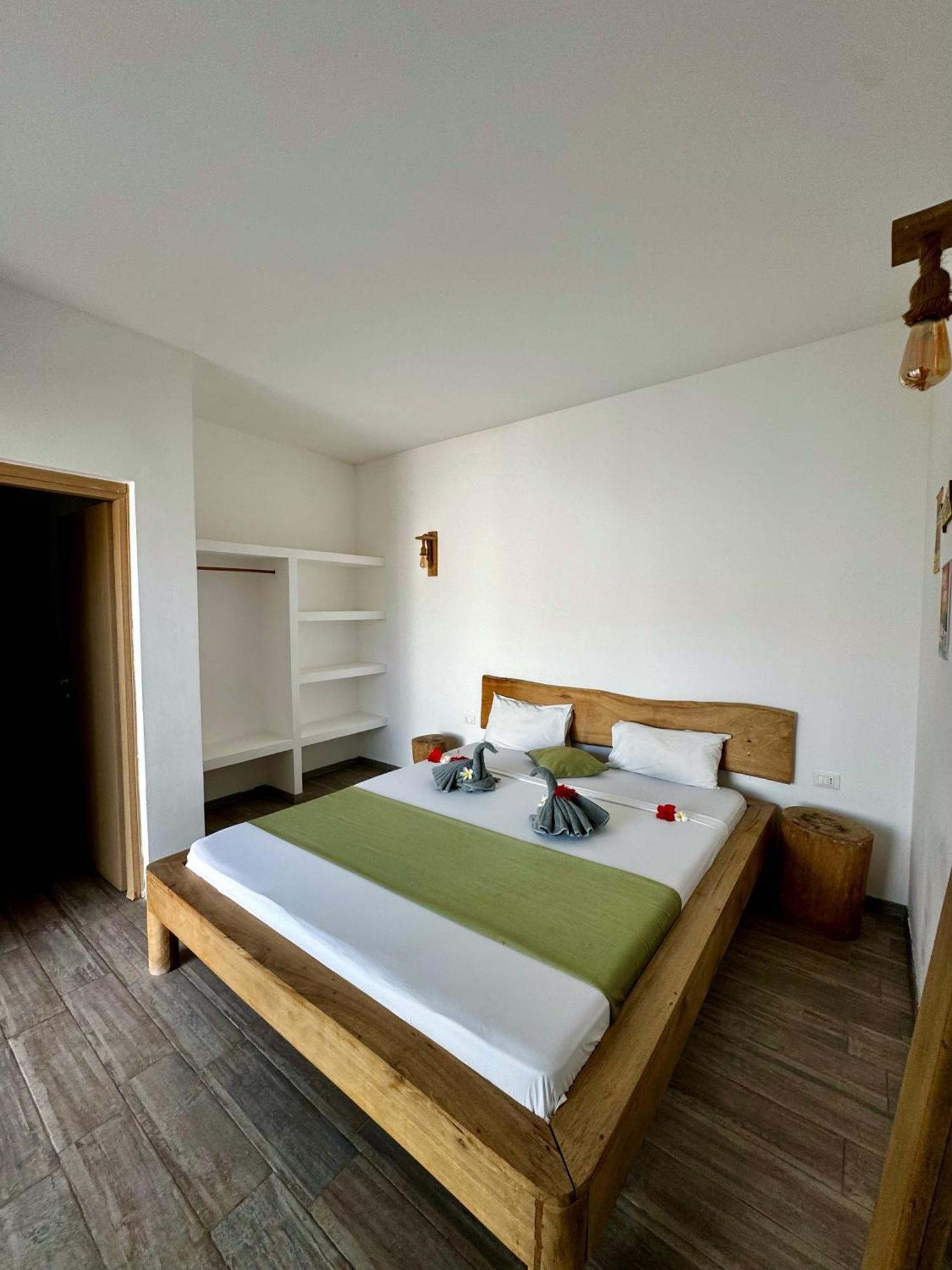 La Base Hotel كيوينجوا المظهر الخارجي الصورة